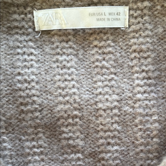 Zara Men's Tan Ribbed Sweater - Picture 2 of 8